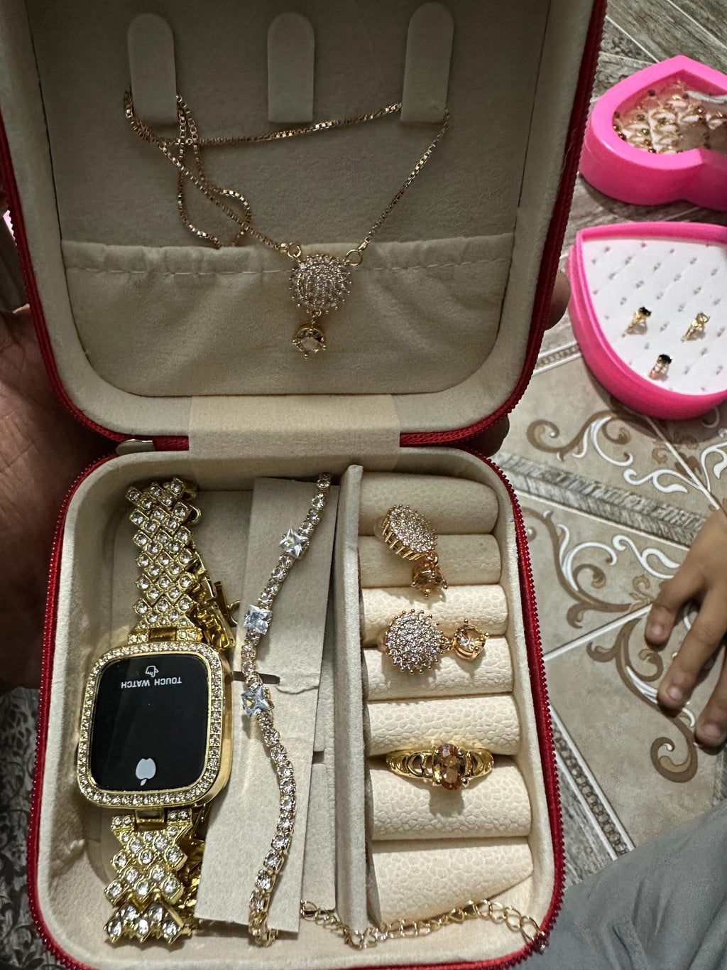 Jewelry box with jewelry