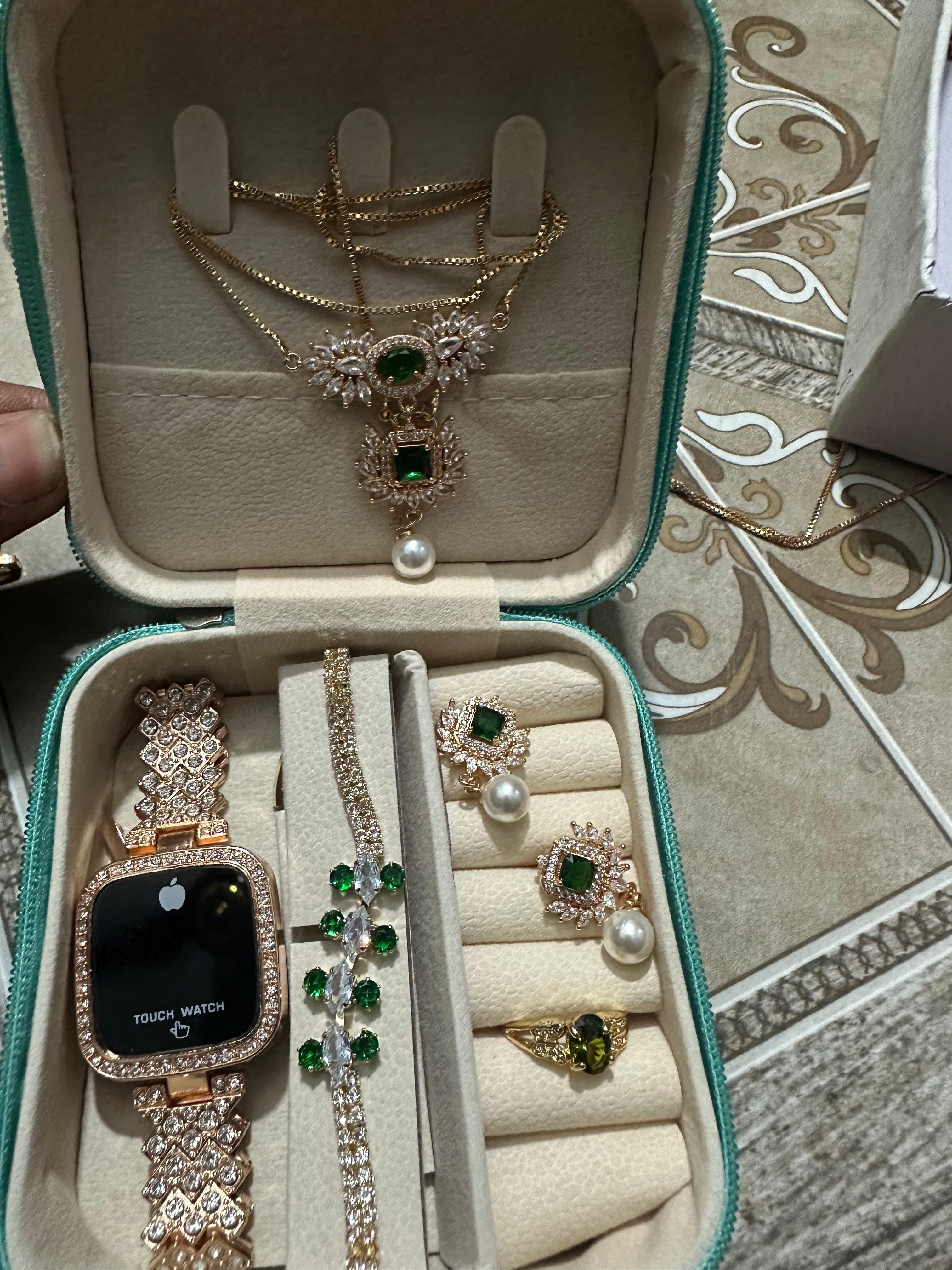 Jewelry box with jewelry