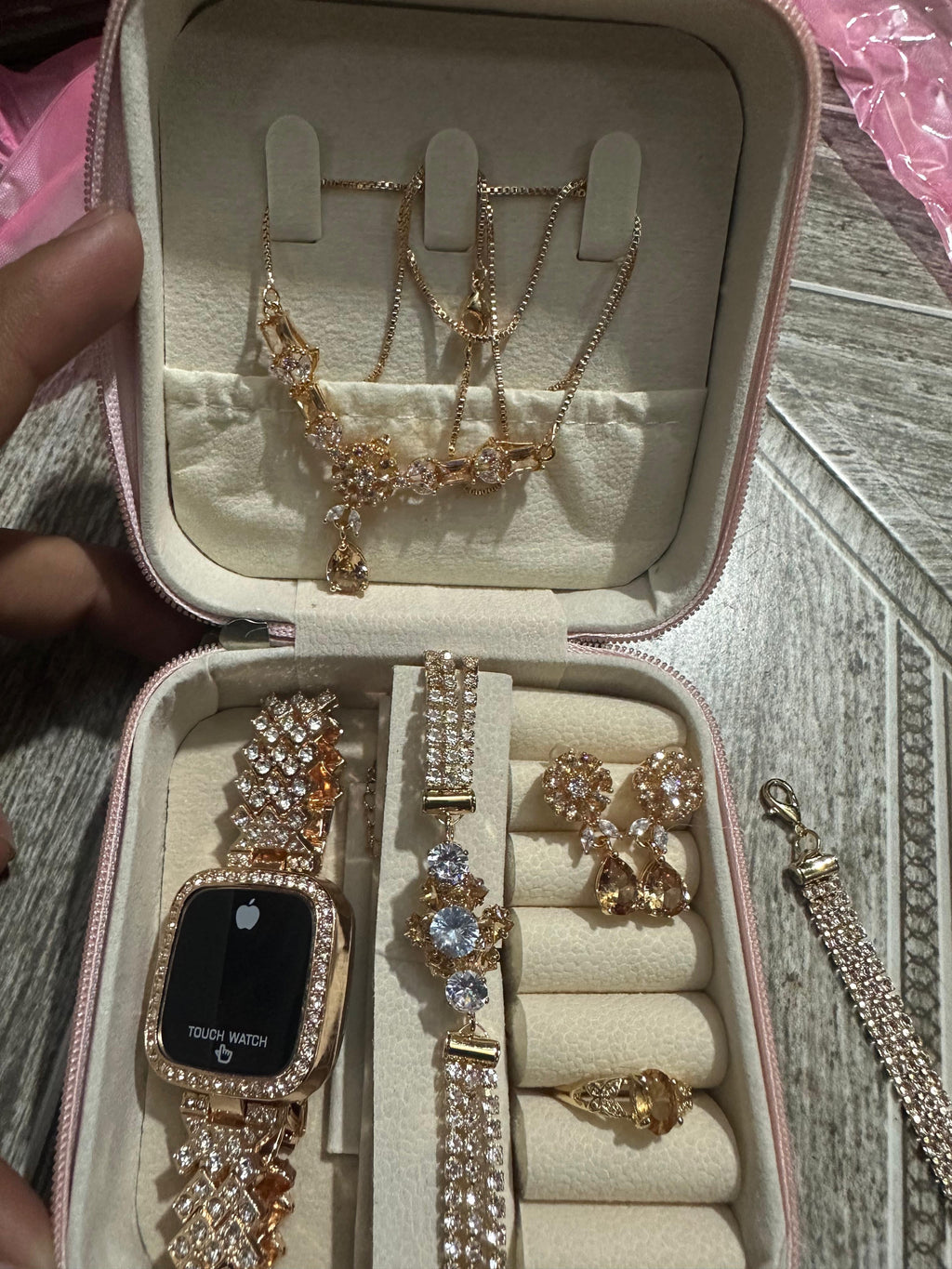 Jewelry box with jewelry