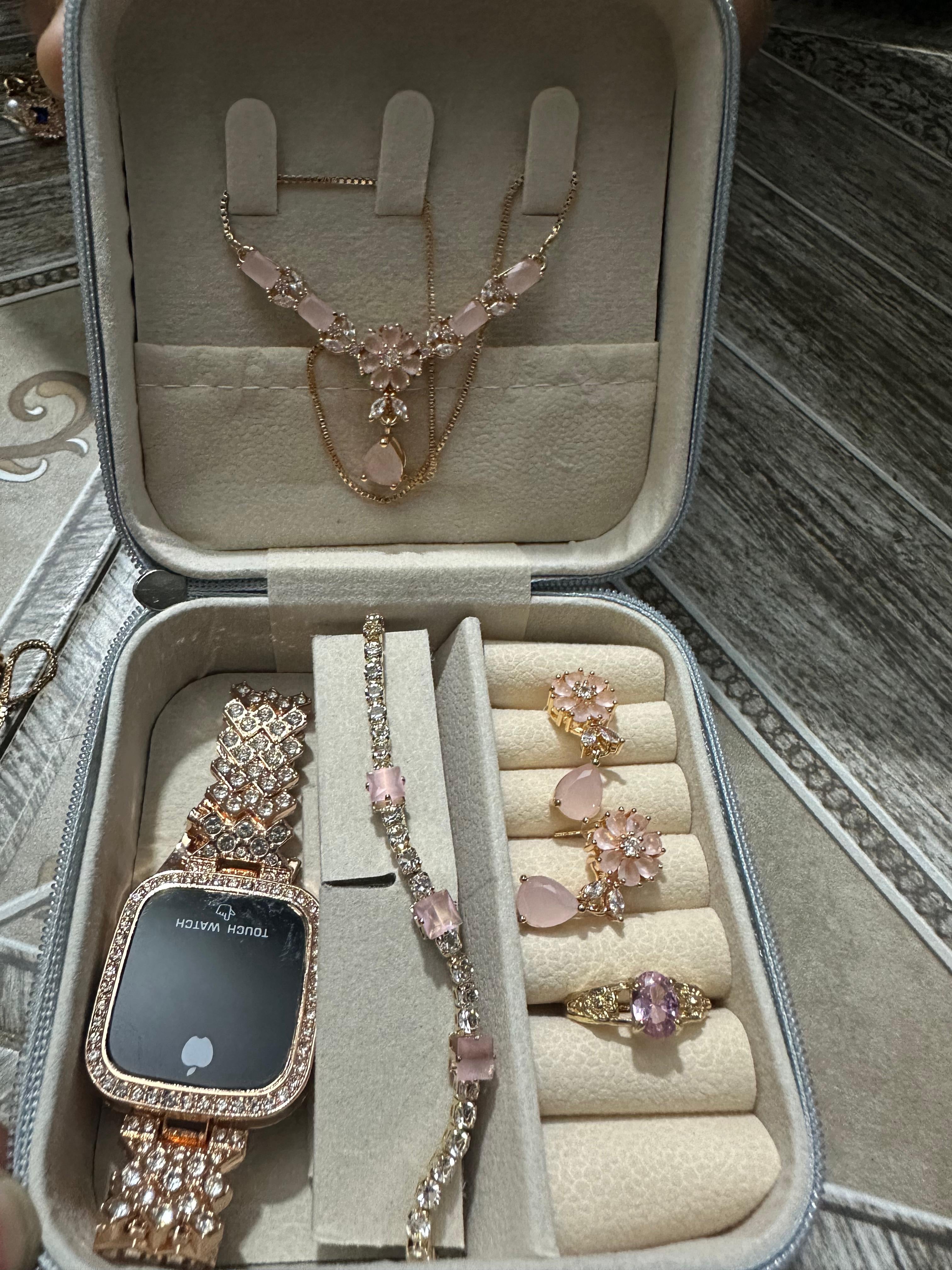 Jewelry box with jewelry