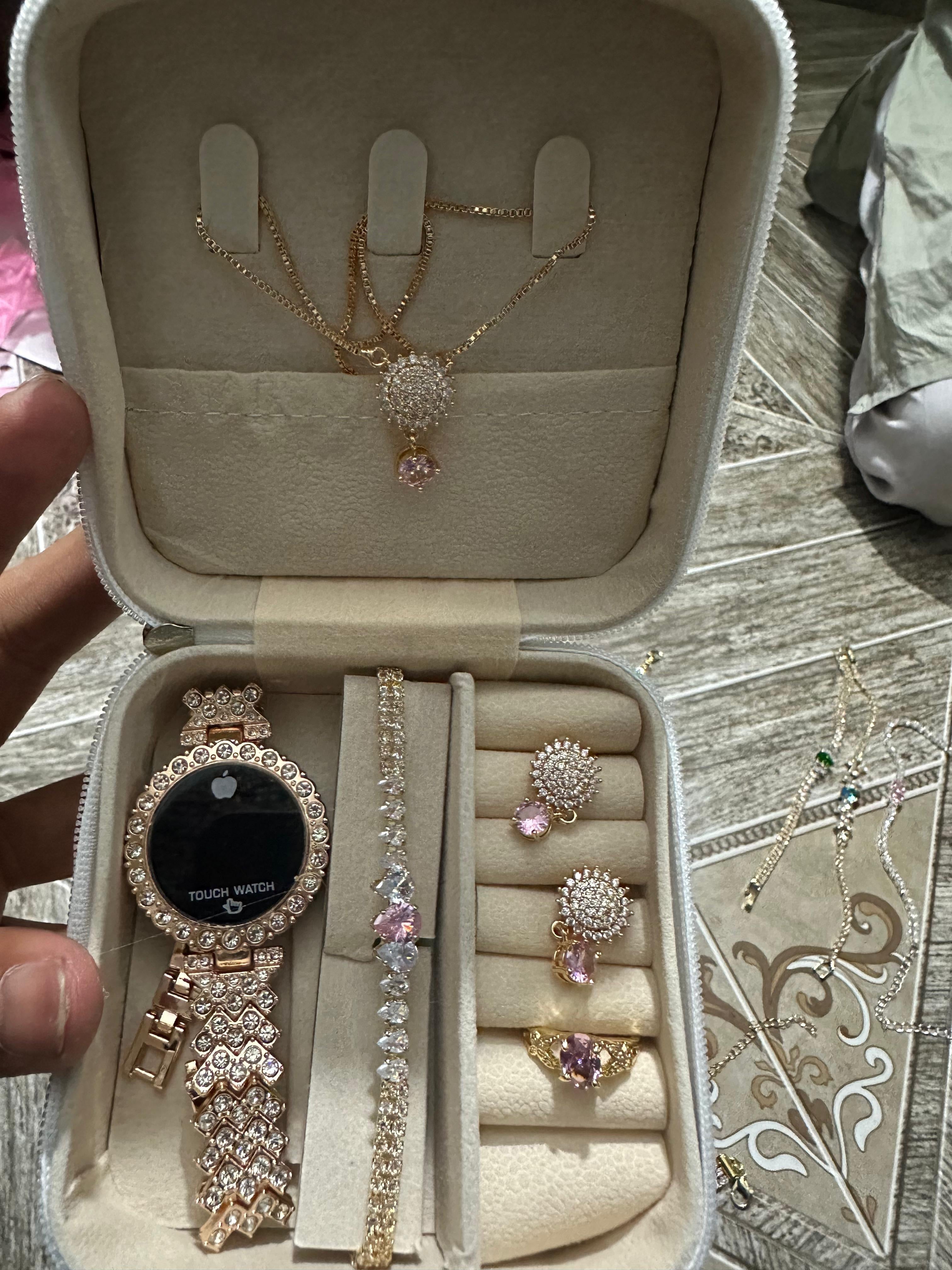 Jewelry box with jewelry