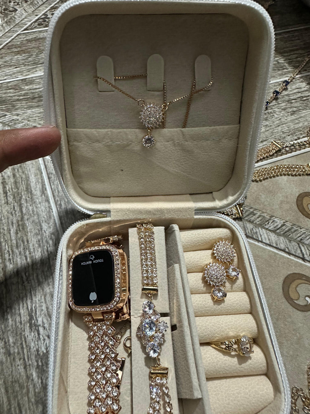 Jewelry box with jewelry