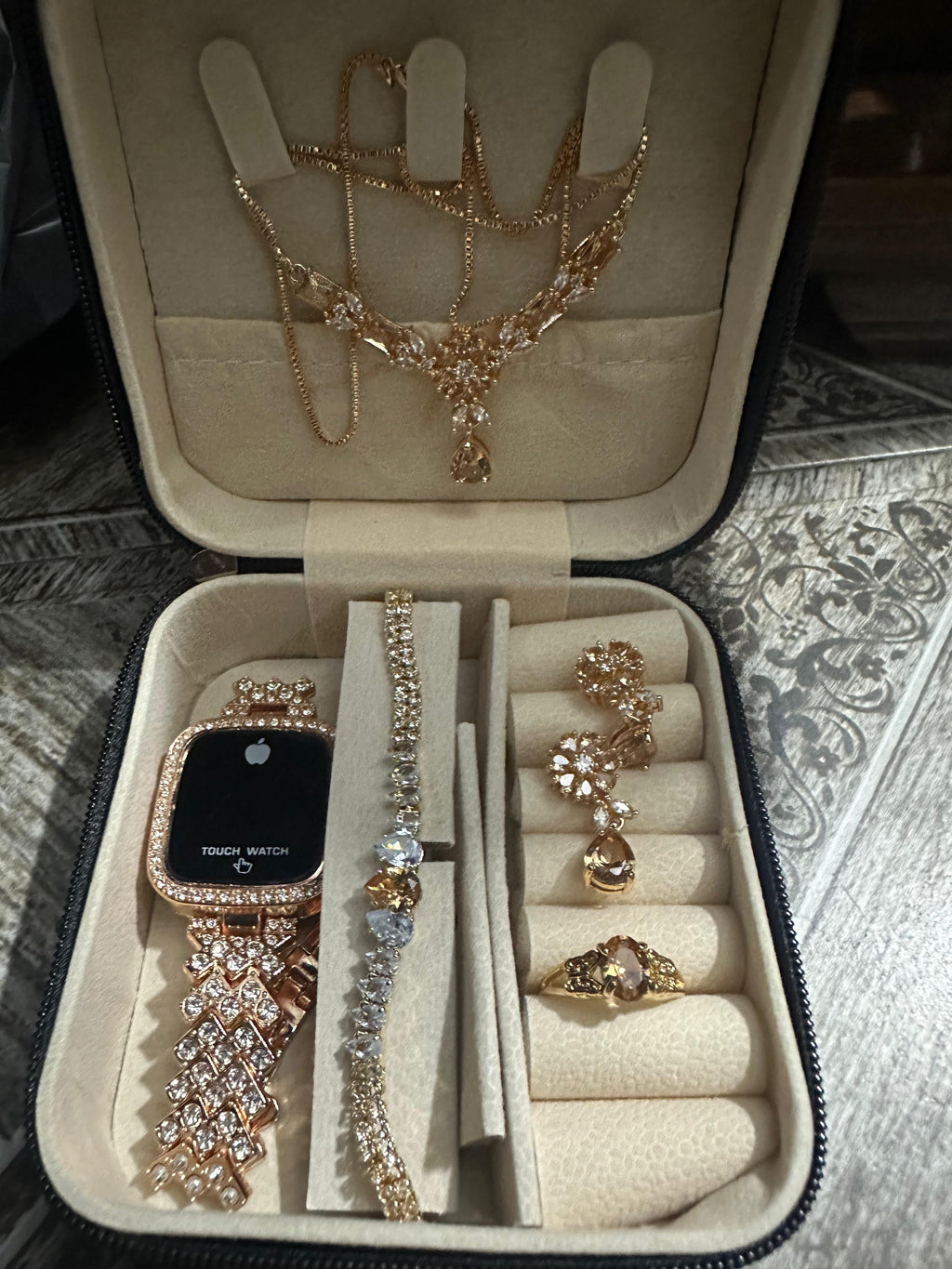Jewelry box with jewelry