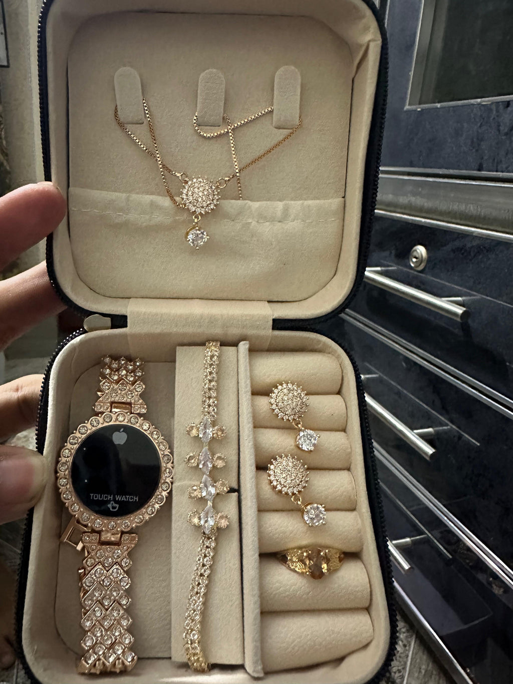 Jewelry box with jewelry