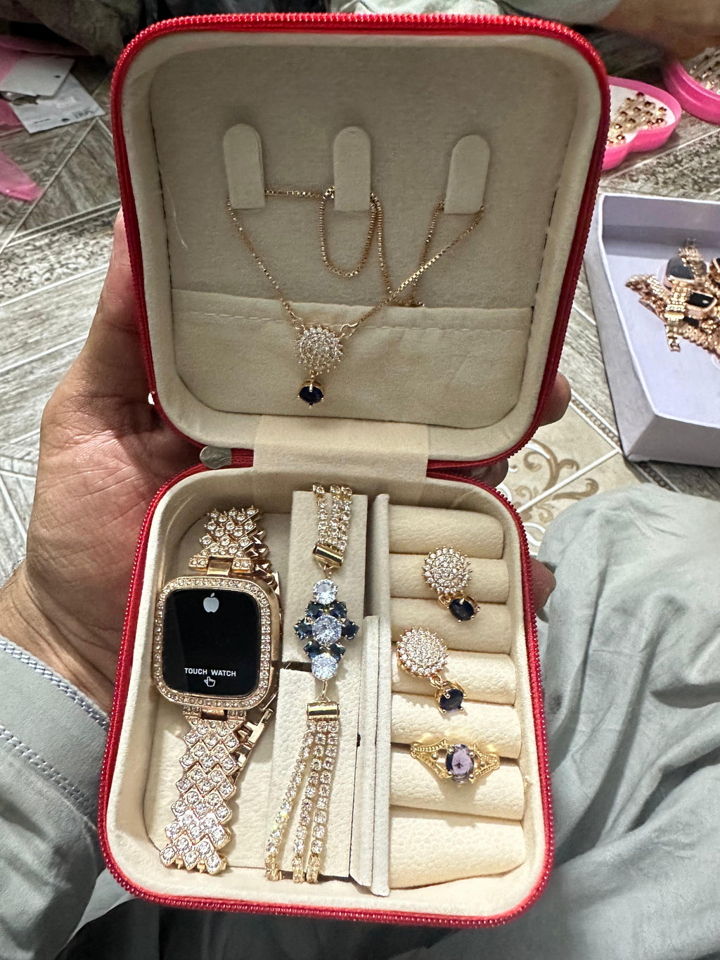 Jewelry box with jewelry