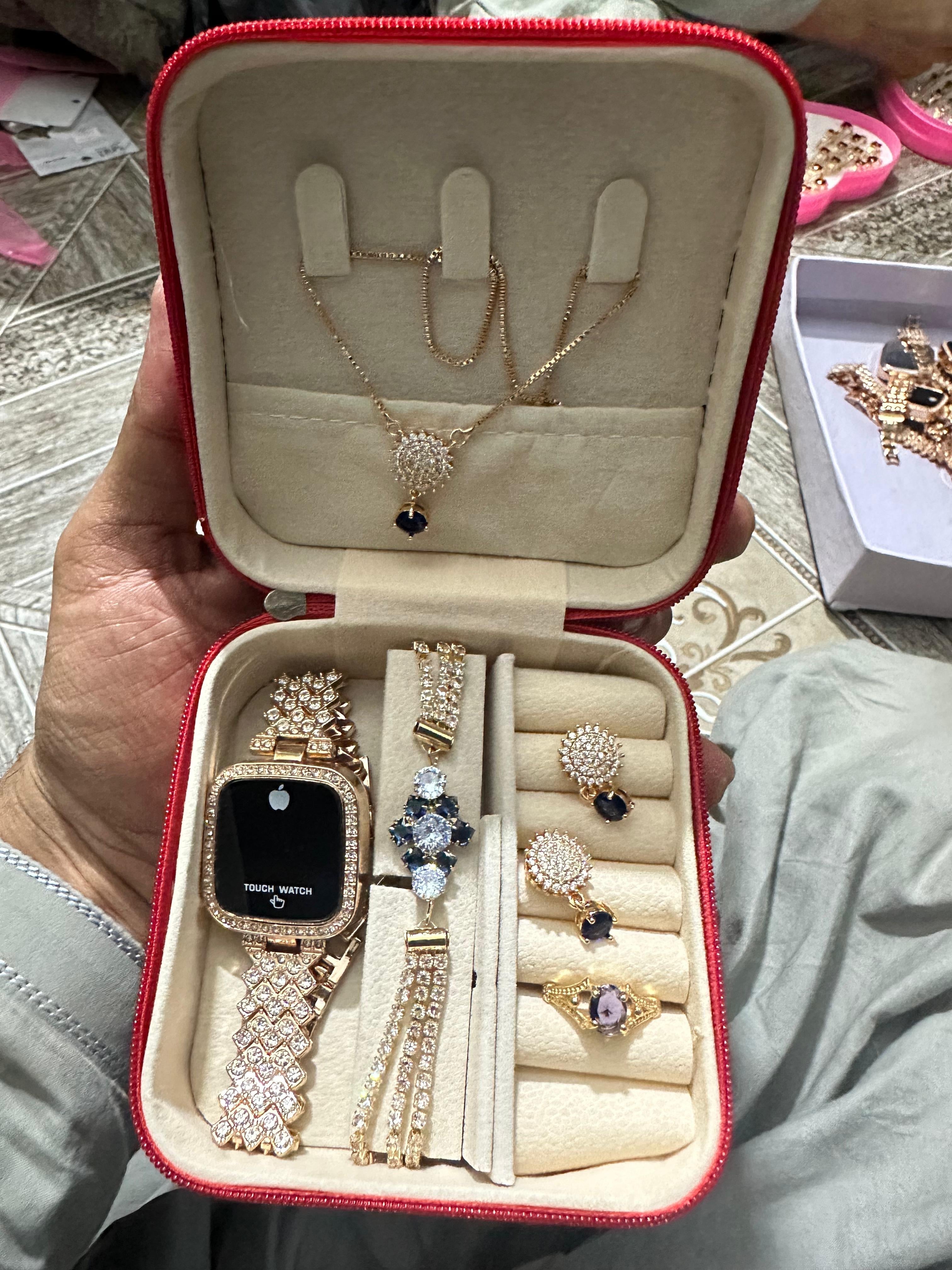 Jewelry box with jewelry