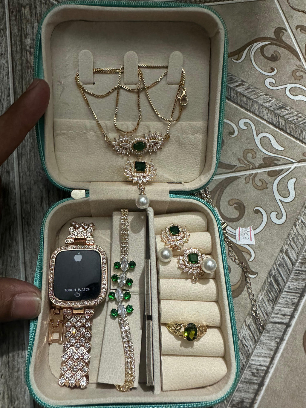 Jewelry box with jewelry