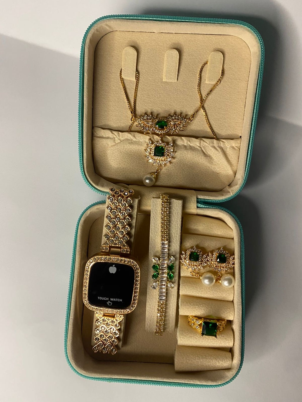 Jewelry box with jewelry