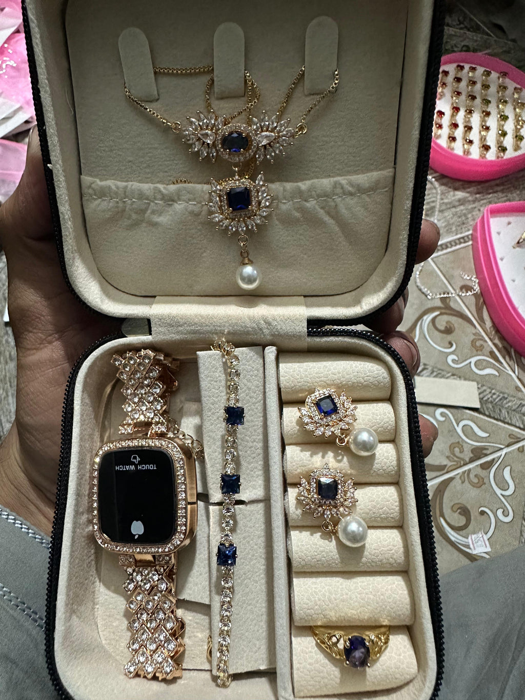 Jewelry box with jewelry