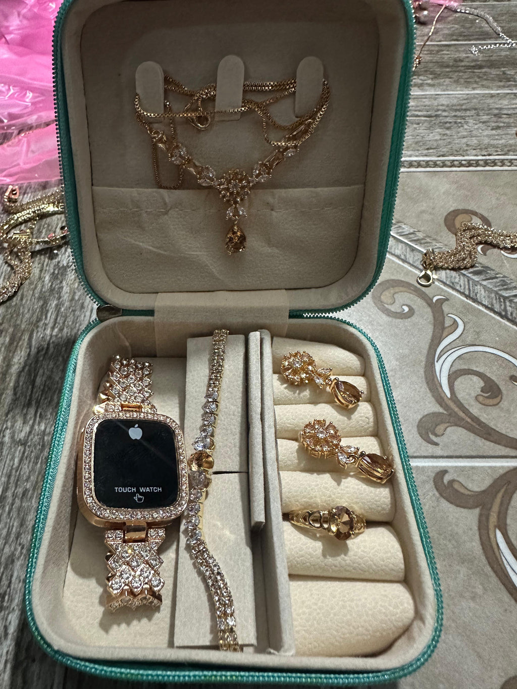 Jewelry box with jewelry