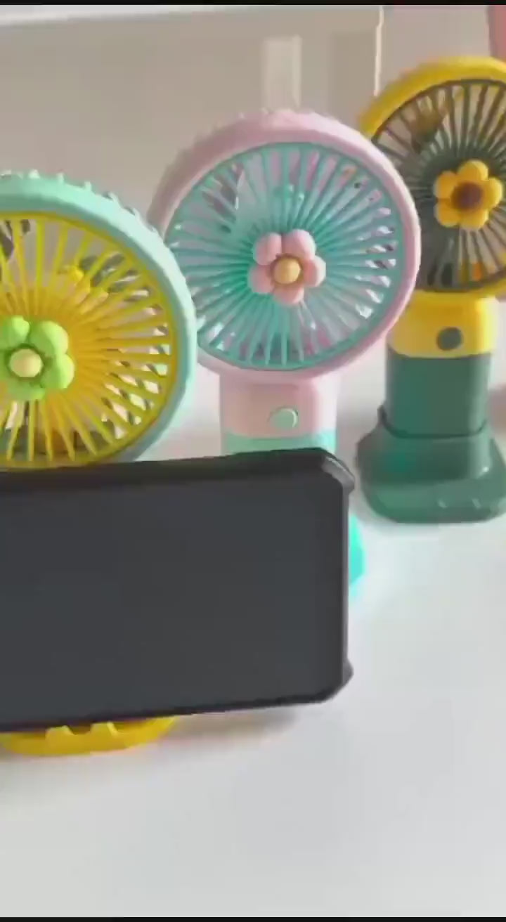 Mini portable fast  charging fan 1.5 w